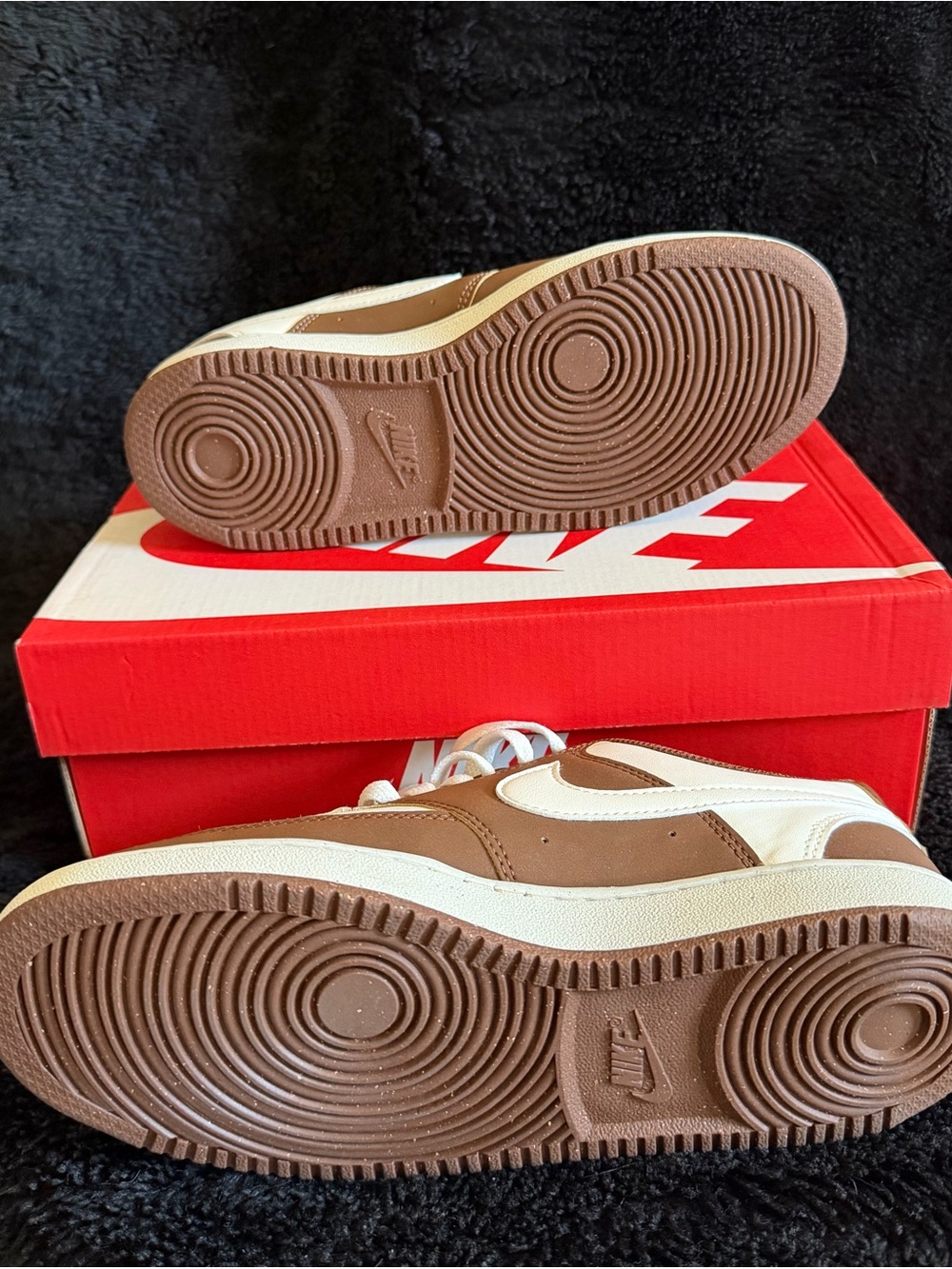 Nike Low-Top Sneakers in Brown and White - Picture 2 of 4